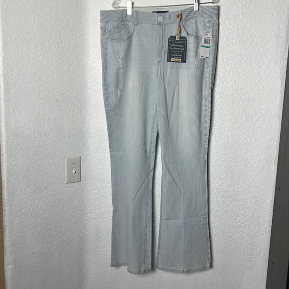 Democracy Pin striped Itty Bitty Boot Distressed Pant - Picture 6 of 13